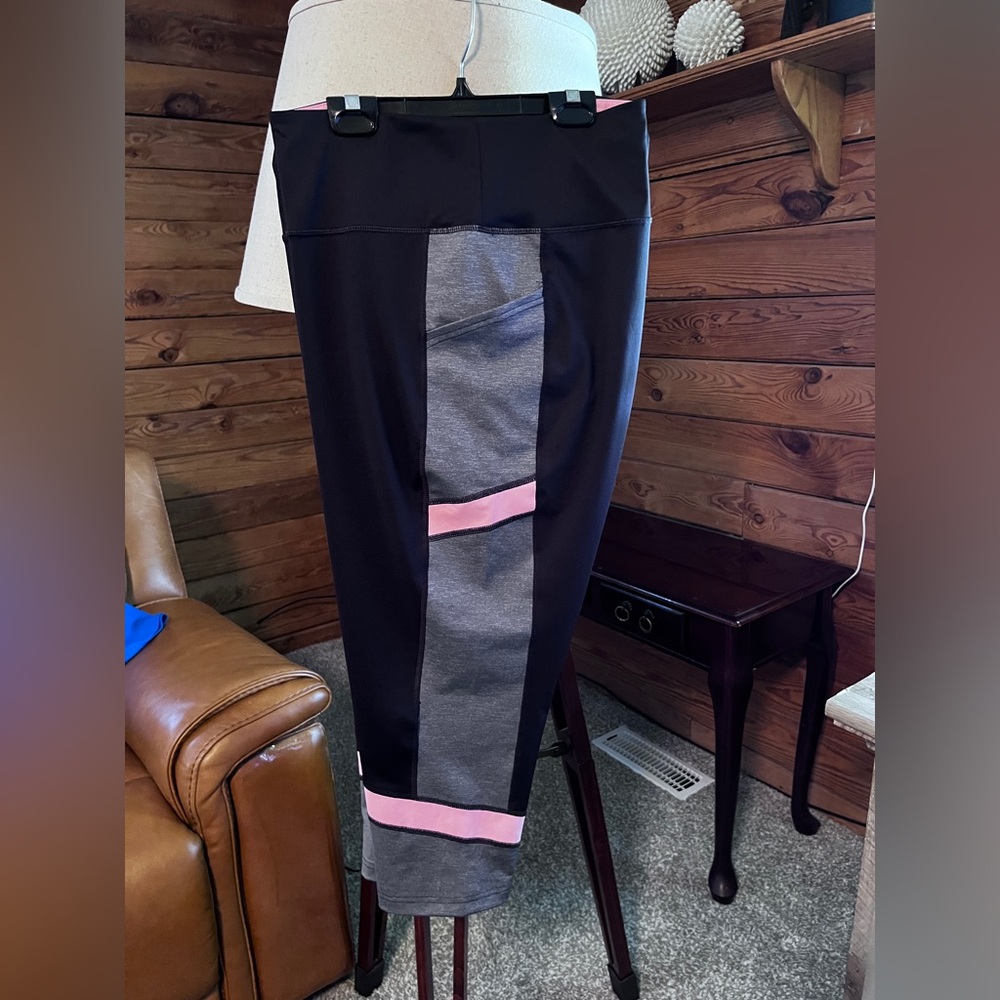 tek gear 3x Pink and Black Athletic Capri Leggings (40”w x 20”L)